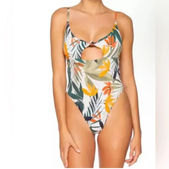 B Swimwear Women's B Swimwear Atlas One-Piece Size Small - Picture 2 of 7